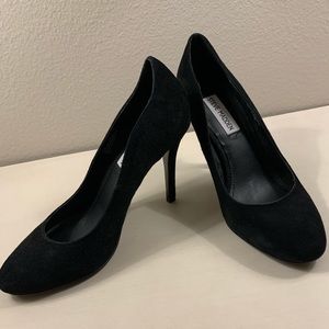 Steve Madden Black Suede Heels - Size 7